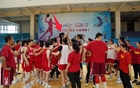 女籃體能訓(xùn)練，張子宇缺席，李夢(mèng)王思雨態(tài)度端正。