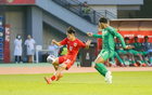 國足U16半場夢游，門將失誤，張君豪紅牌