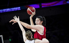 張子宇國(guó)家隊(duì)首秀得18分，女版姚明驚艷亮相