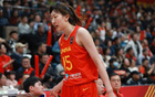 中國女籃高度優(yōu)勢(shì)明顯，籃板44-20領(lǐng)先日本，前場(chǎng)板16-5。