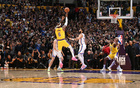 NBA賽季經(jīng)典：詹皇得分王，巴特勒率隊逆襲